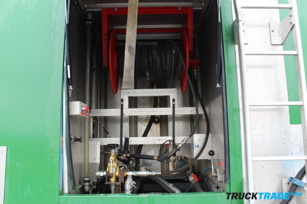 Volvo FS7 4x2 Strassenreinigungsmaschine