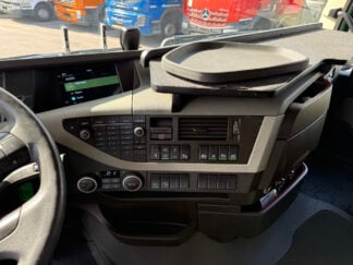 Image_26384M_Volvo Trucks_FH-460 6x2R Plane/HB / Swiss-Vehicle