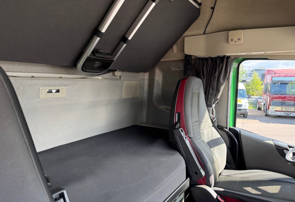2017 Volvo FH-460 6x2R Plane/HB