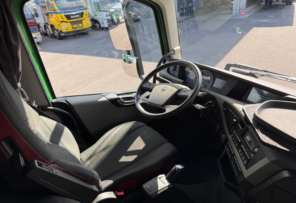 2017 Volvo FH-460 6x2R Plane/HB