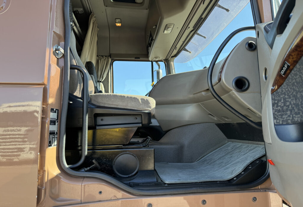 2010 DAF XF 105.410 4x2 Plane/HB