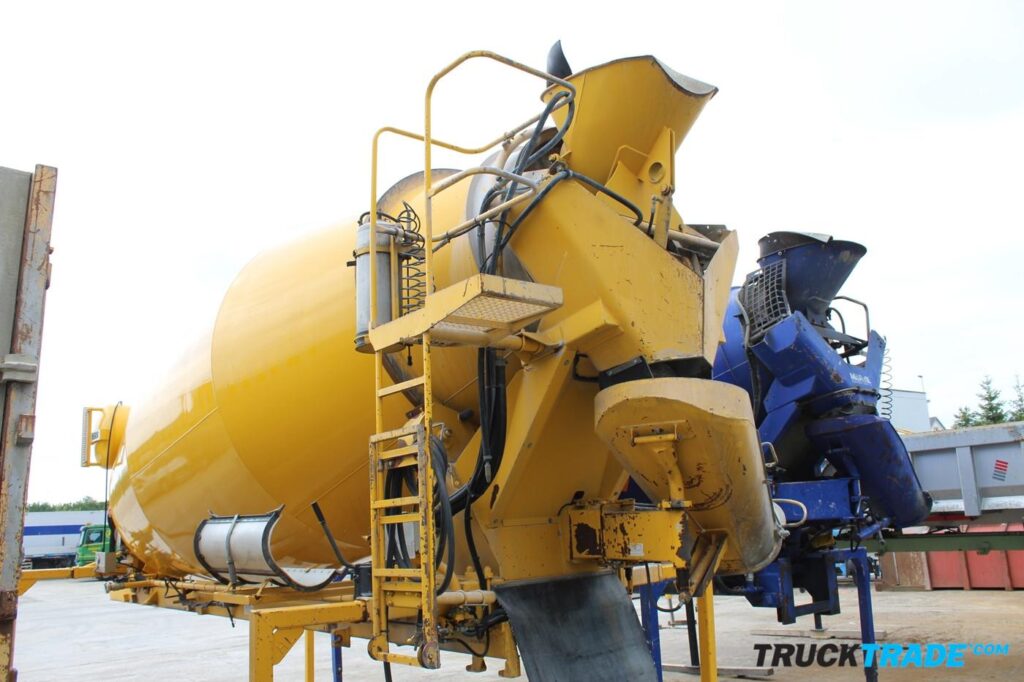 Liebherr Betonmischer 10m³ Aufbau