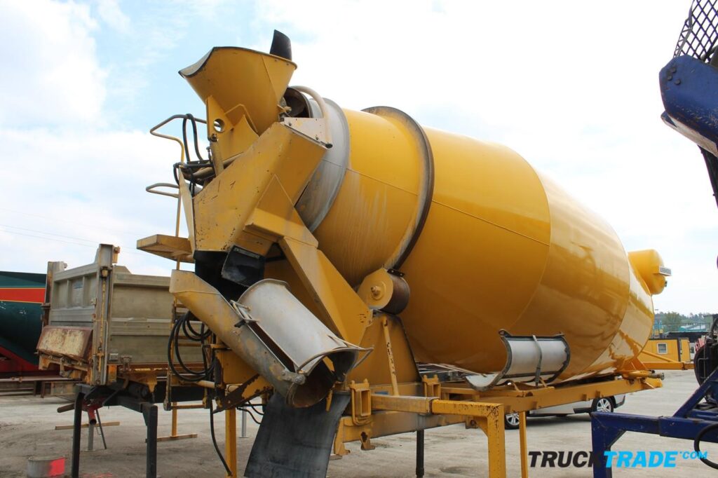 Liebherr Betonmischer 10m³ Aufbau