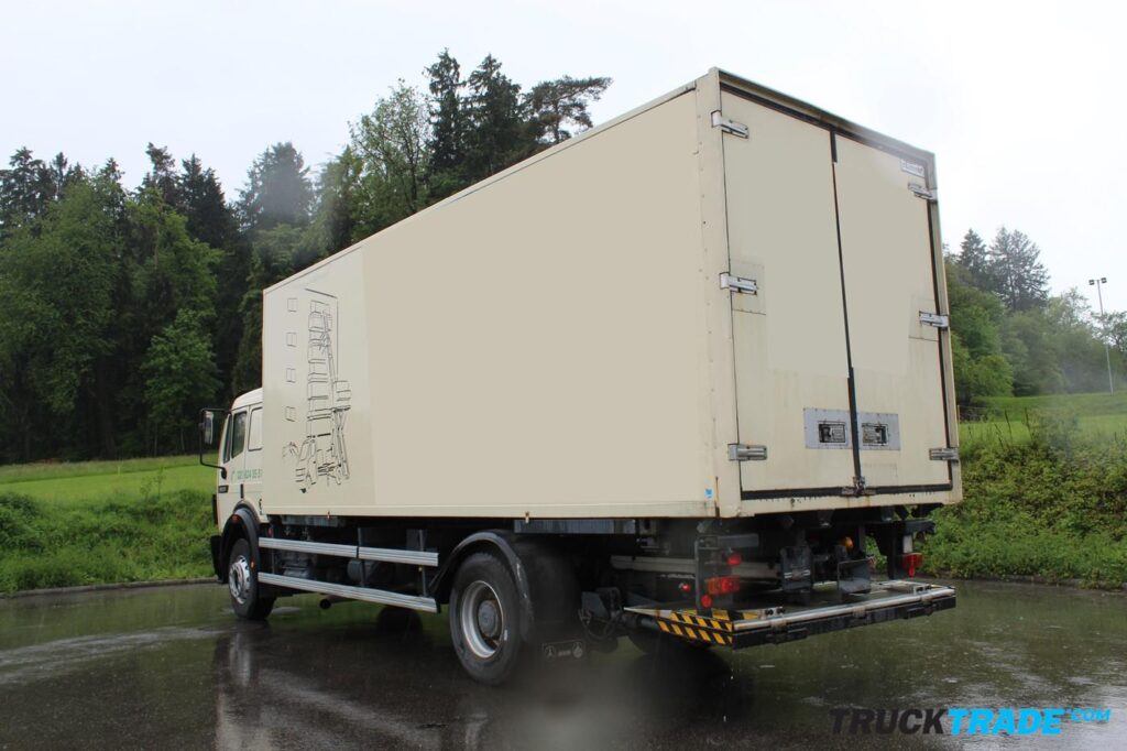 Mercedes-Benz SK 1831L 4x2 BDF mit Kasten