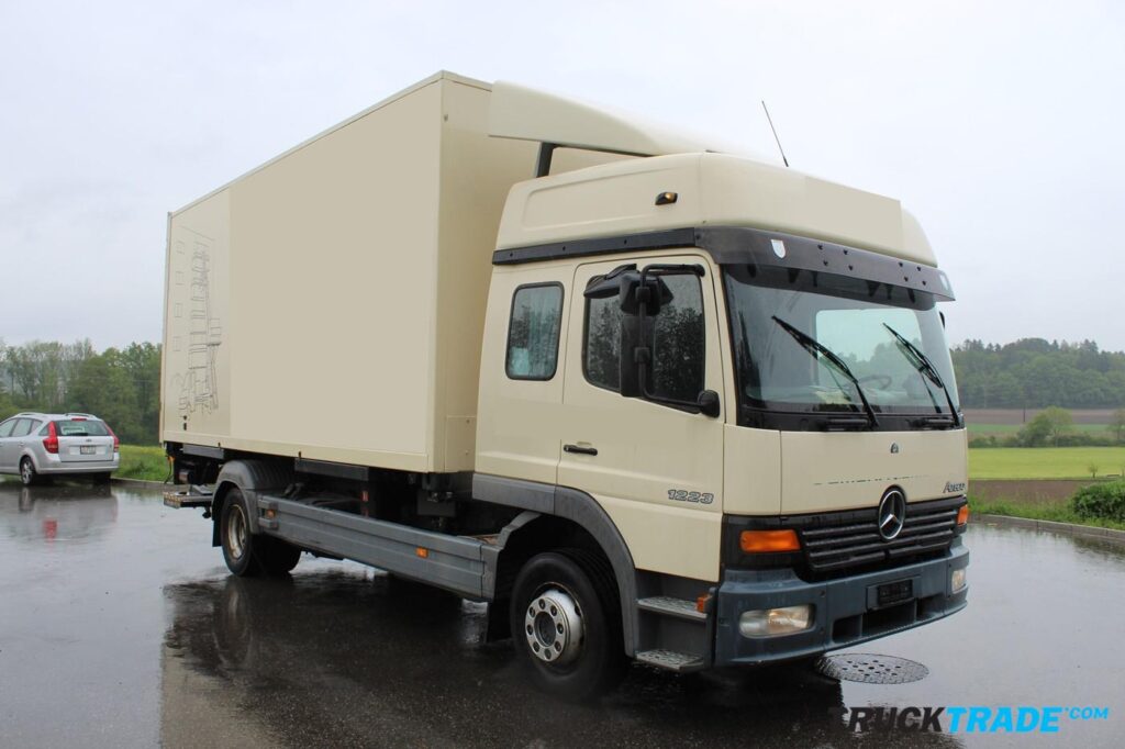 Mercedes-Benz Atego 1223 4x2 BDF mit Kasten