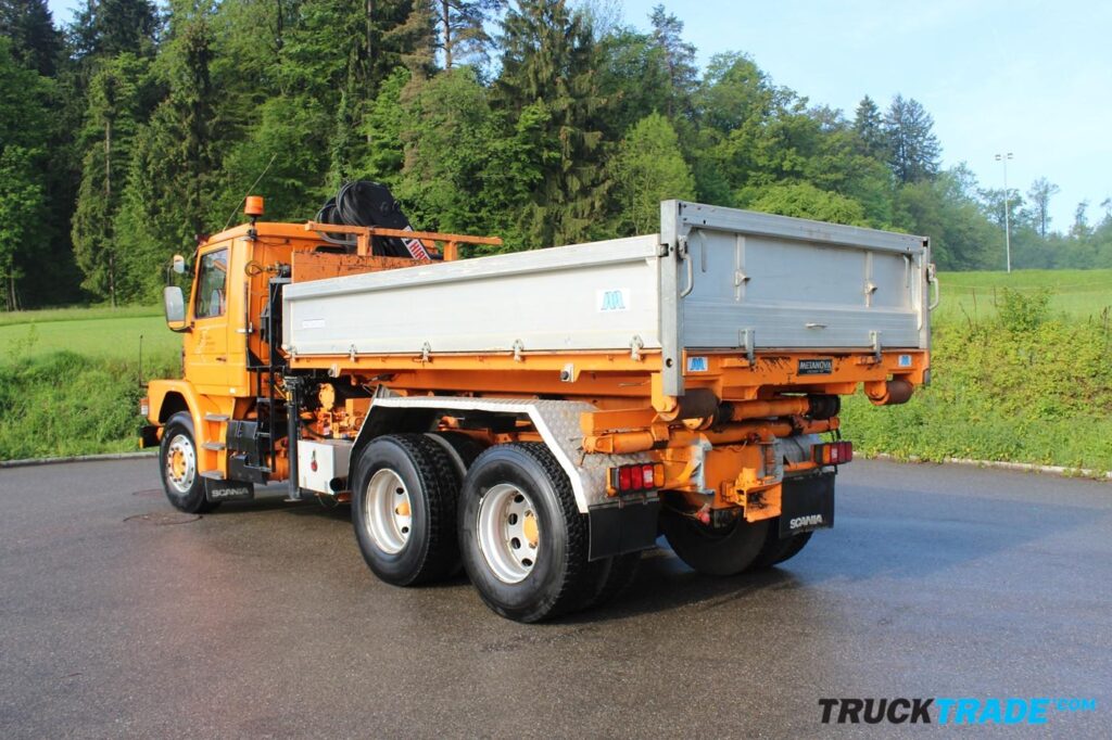 Scania T113 6x2 Seilgerät mit Kran