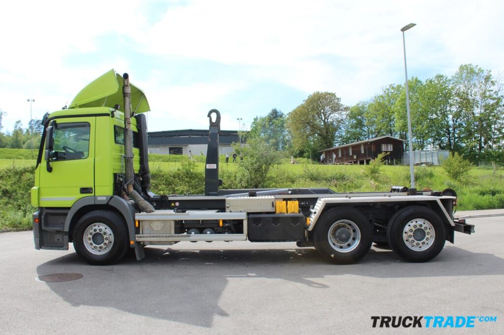 Mercedes-Benz Actros 2548 6x2*4 Hakengerät