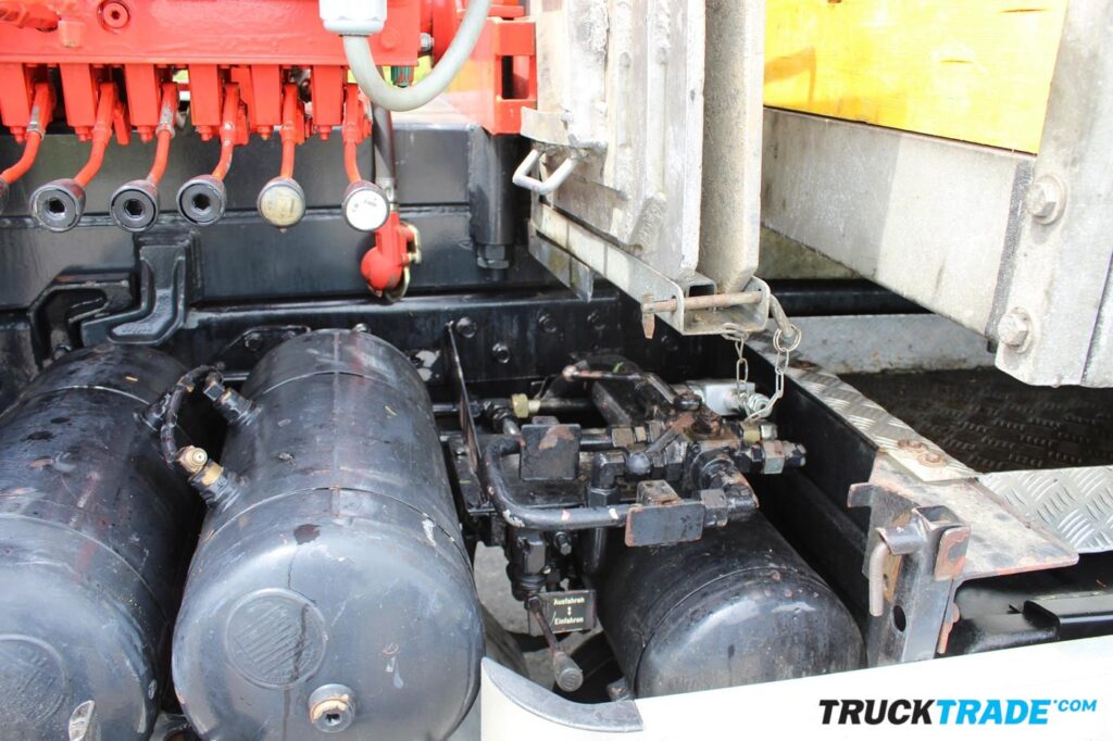 MAN Steyr 19S46 4x4 WS Sattelzugmaschine mit Kranwagen