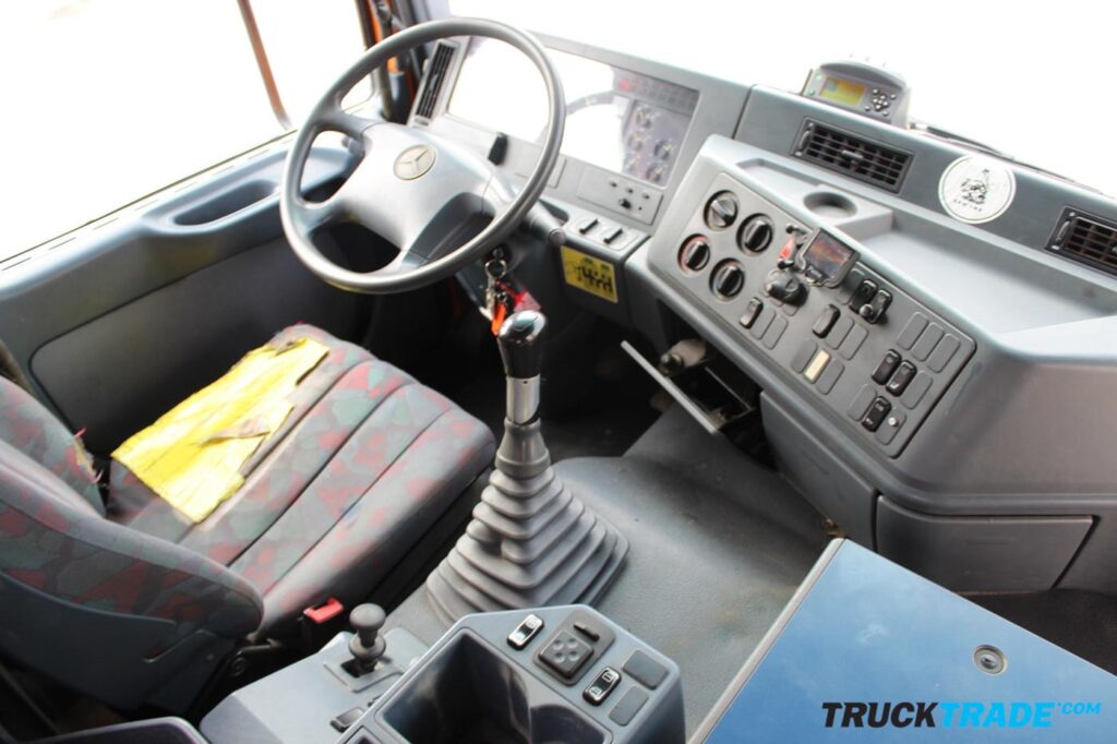 Mercedes-Benz Actros 1840 4x4 Brücke mit Kran