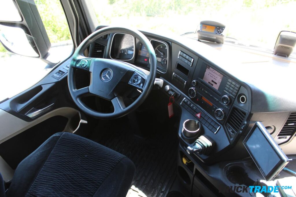 Mercedes-Benz Actros 1842 4x2 Kühlkasten mit Hebebühne