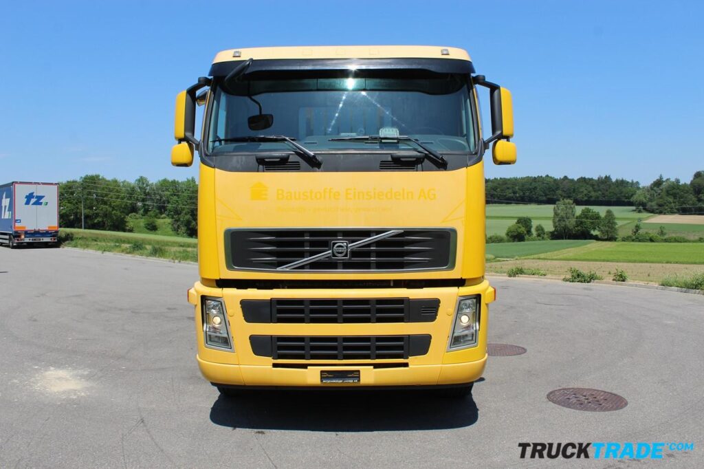 Volvo FH-400 6x2R Brücke mit Kran