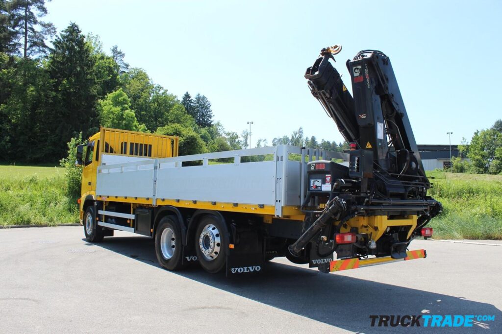 Volvo FH-400 6x2R Brücke mit Kran