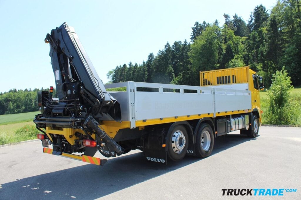 Volvo FH-400 6x2R Brücke mit Kran